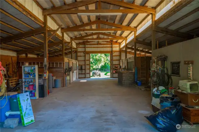 Entrance to the barn from the driveway. Space for equipment, storage etc...