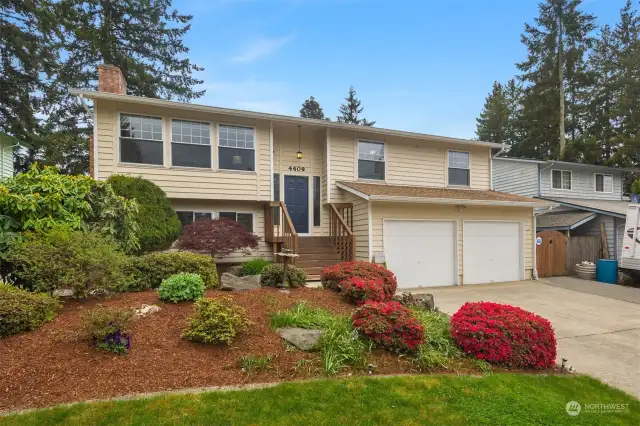 Nestled in a sought-after neighborhood in Renton Highlands is this move-in ready home.