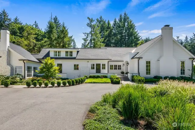 Remodeled masterpiece in Olympia's highly sought after Boston Harbor area.