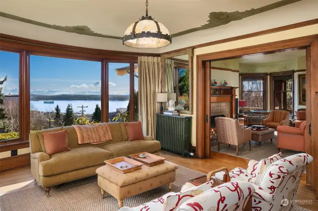 Five panels of bay windows, built-in bookcases and open flow with all other main floor rooms makes the dayroom a favorite place to relax and enjoy!