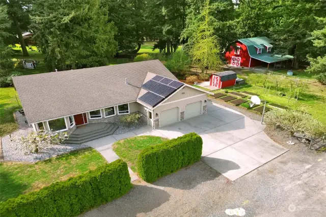 Notice the solar panels? Net Metering solar panels means your power bill will run only $7.49 per month for most months for the entire year! (basic charge)
