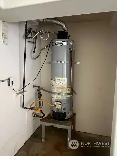 Hot water tank.