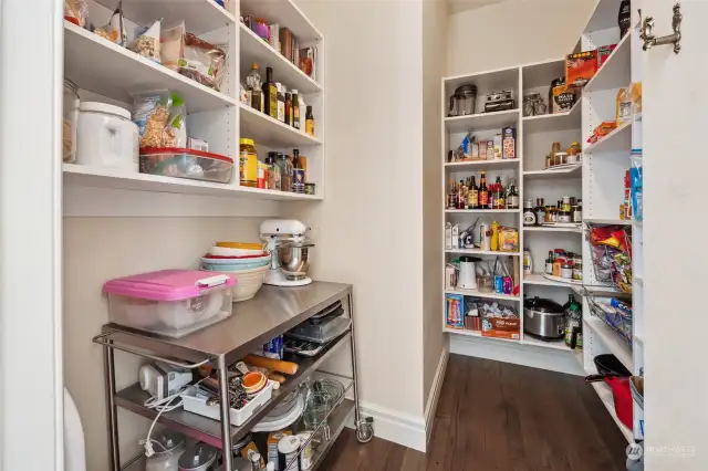 Stock up for winter or plan for the kids lunches- either way you will be very organized in this walk-in pantry.