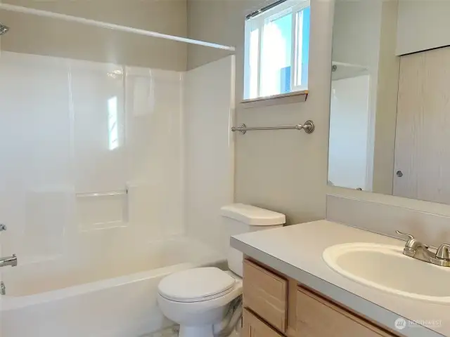 Full bathroom off the second bedroom