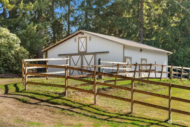 Barn with hay loft 2 stalls and potential for 5