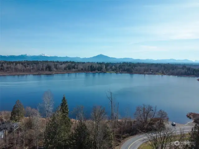 Majestic snow capped cascade mountains and Lake Cassidy steps away from your home!