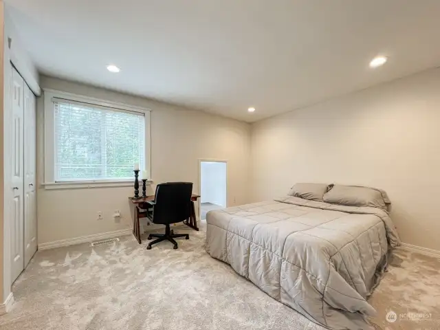 3rd bedroom with a fun play area