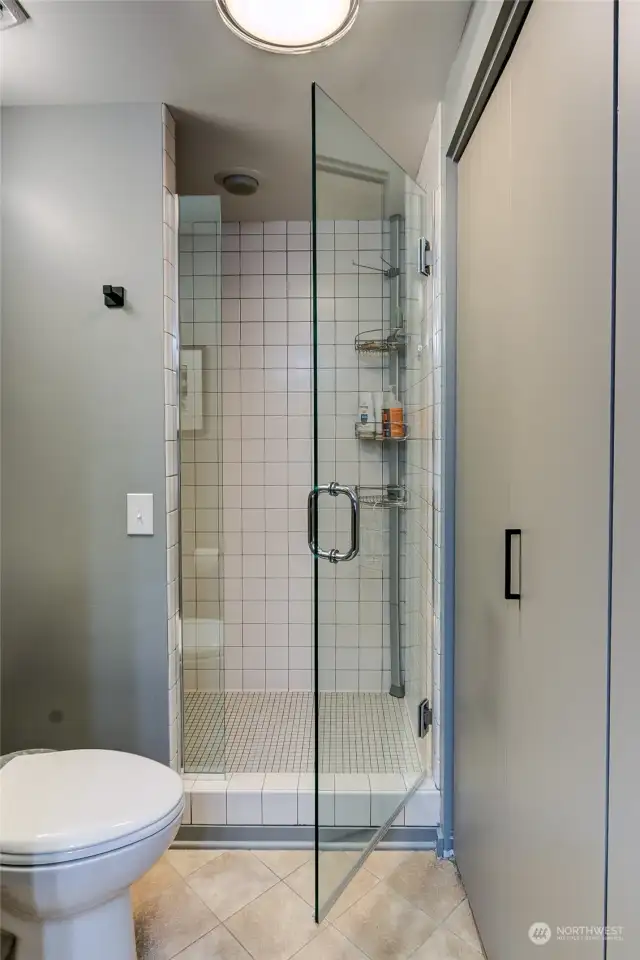 w/ shower