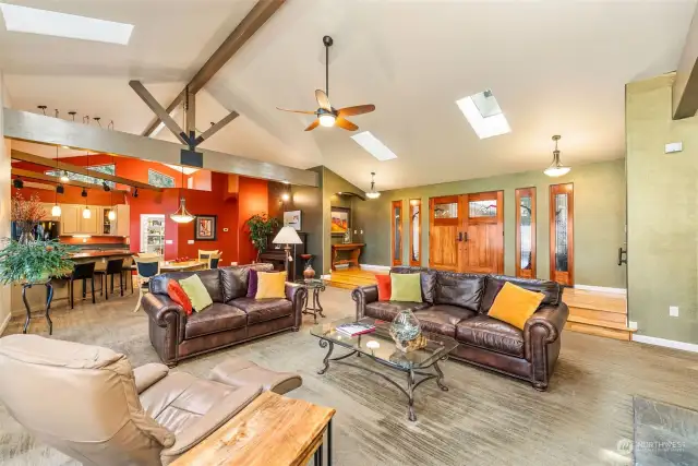 Who doesn’t like open beams?  This floor plan is ideal for hosting large gatherings with lots of flexible space.