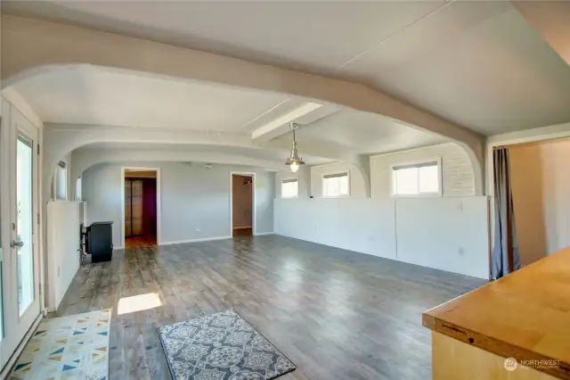 Bonus room is 692sqft, built over old pool.  Use for crafts, hobbies, entertainment room or as a studio?