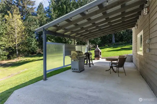 Carport/outdoor entertaining space