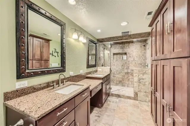 BEAUTIFULLY UPGRADED PRIMARY BATHRM SUITE W/ GRANITE COUNTERS, DUAL SINKS, & UPDATES THROUGH OUT.