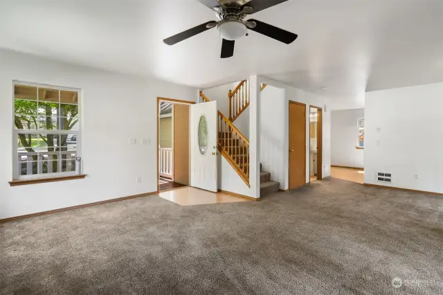 Come on in! Carpets have been professionally cleaned prior to listing.