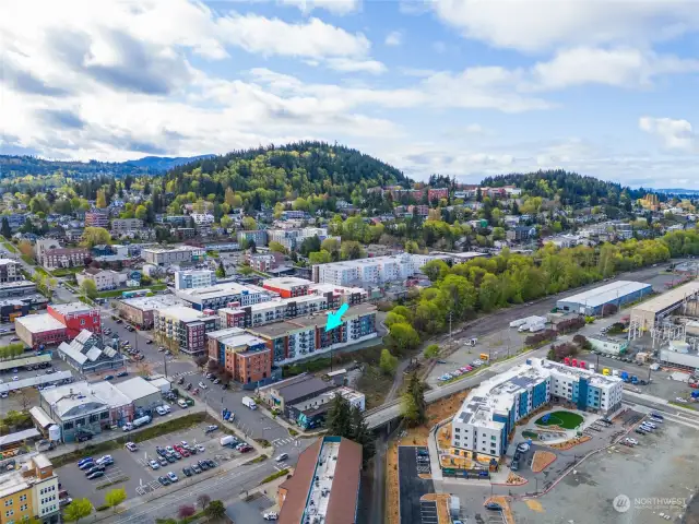 Located in the heart of downtown Bellingham near shopping, dining, waterfront & Western Washington University