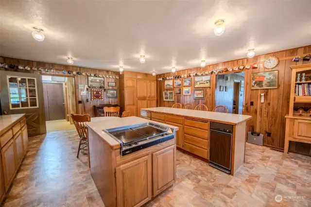 Large, spacious kitchen easy to navigate through and lots of gatherings here!