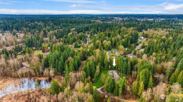 Area overhead, easy access to 522 8 minutes to Woodinville.