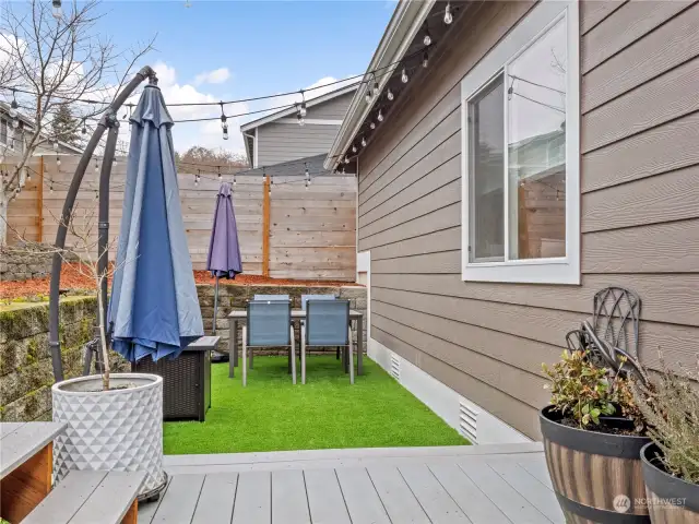 High quality turf enhances the appeal of this outdoor space.