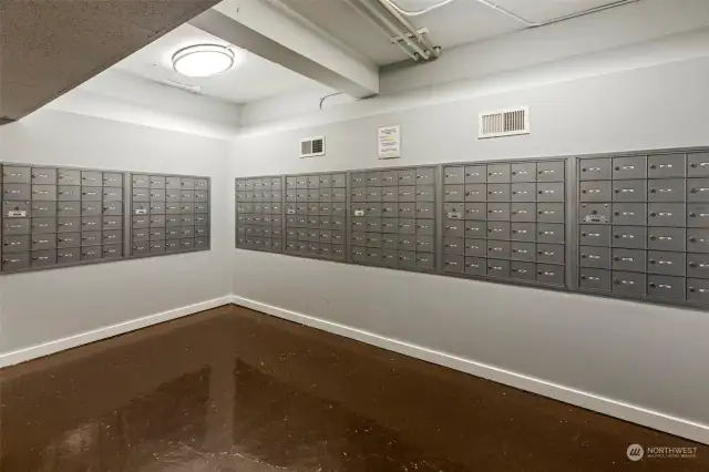 Secure mailroom in building