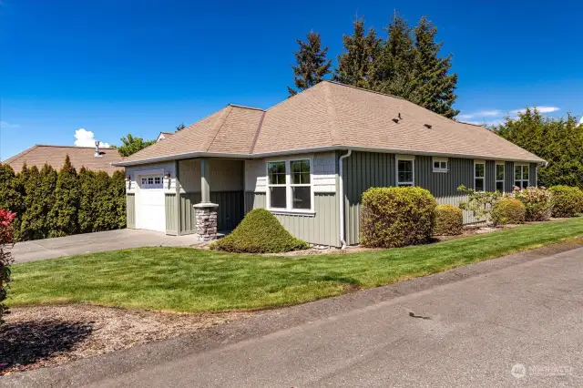 Welcome to 1508 SW Vanguard St in Oak Harbor's Whidbey Green 55+ Community!