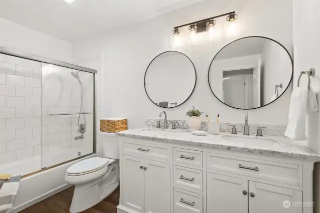 ENTRY LEVEL GUEST BATHROOM | This bathroom is new from top to bottom and ready for guests.