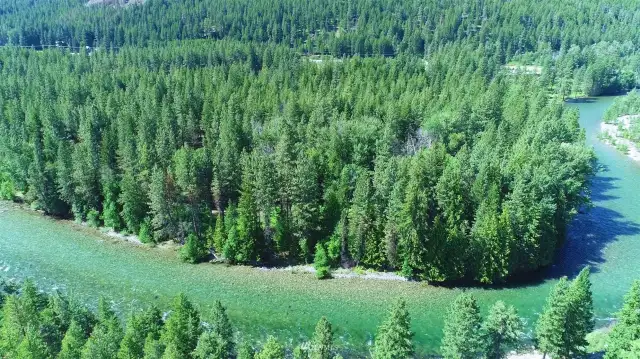 aerial of river frontage in Mazama