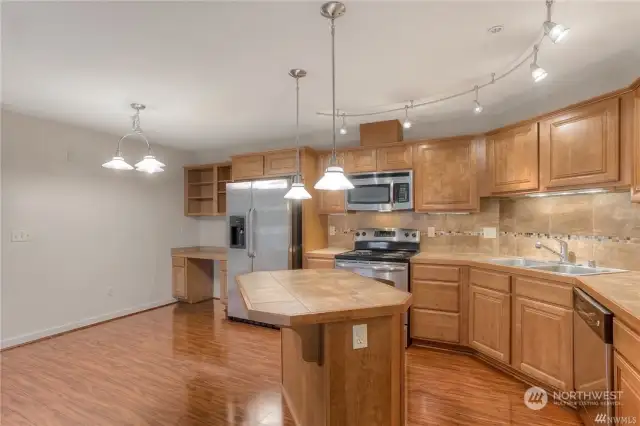 Kitchen & Dinning Room-13503 97th Ave E #208