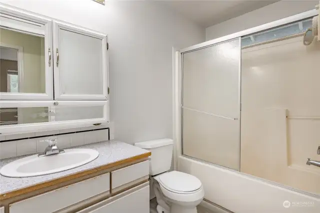 Upper Level Full Bathroom