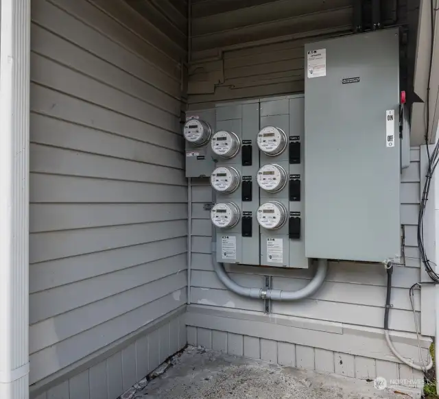 Each of the 6 units has its own electric meter. The 7th meter is for common areas, laundry rm,outside lighting,utilities.