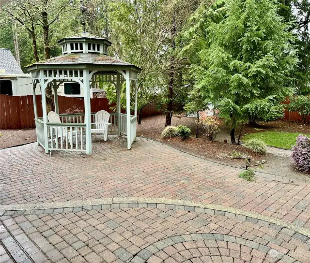 The gazebo is the perfect place to sit with your morning coffee or afternoon tea with easy access just off the breakfast nook.