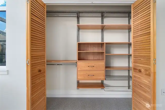Custom build-in closet organizer