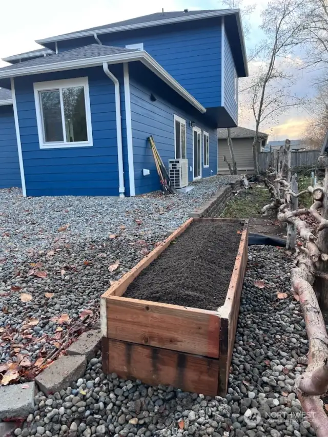 Back yard planter box