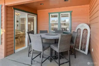 Cozy outdoor dining area, could easily fit a hottub