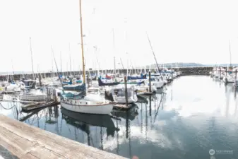 Mariner Manor is sited next to the Des Moines Marina- perfect for boating enthusiasts!