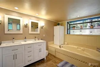 Primary Suite Bath w/ Heated Floors and Jetted Tub~