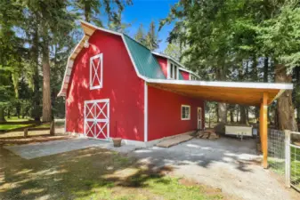 Built for the hobby farm enthusiast! 3 horse stall barn with lean to and a great hang out spot/guest retreat inside too!