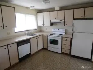 Large kitchen with lots of storage