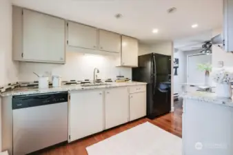 Large kitchen with all appliances