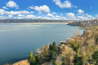 Spectacular Lake Washington Views!