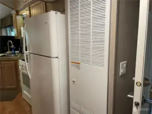 Has full size furnace