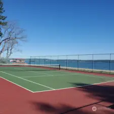 Spit tennis court