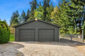 This garage is over 500 square feet with more off street parking