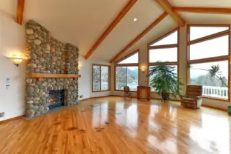 Vaulted ceilings and great views!