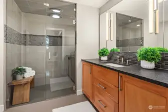 Primary En Suite Bathroom (steam shower, heated floors, heated towel rack, mirrored medicine cabinets)