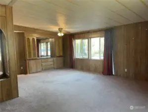 Now looking over to the dining area and to the left of that is the kitchen and family room
