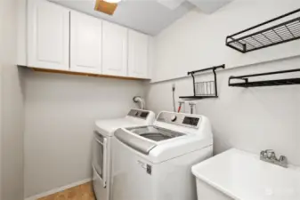 Utility Room with W&D to Convey