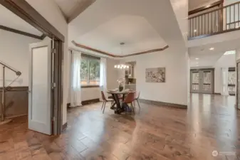 Great foyer!  Welcoming to the open floorplan!