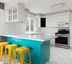 pull-up seating in kitchen