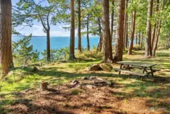 Your own peaceful retreat on tranquil Lummi Island.