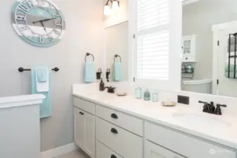Dual Sinks in Primary Suite Bath