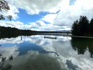 Beautiful lake to relax and play!